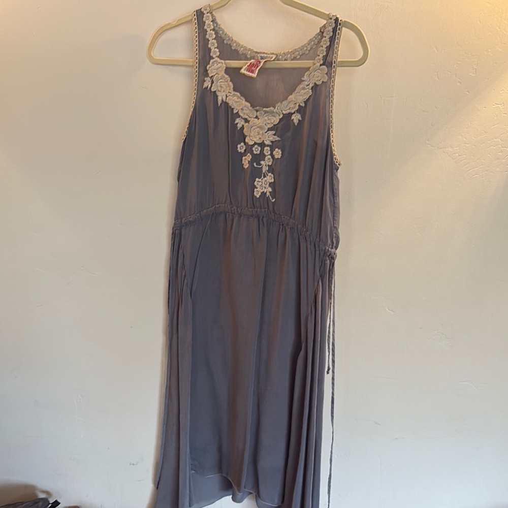 Johnny Was Elegant Lightweight Gray Sleeveless Dress with Ivory Lace Details